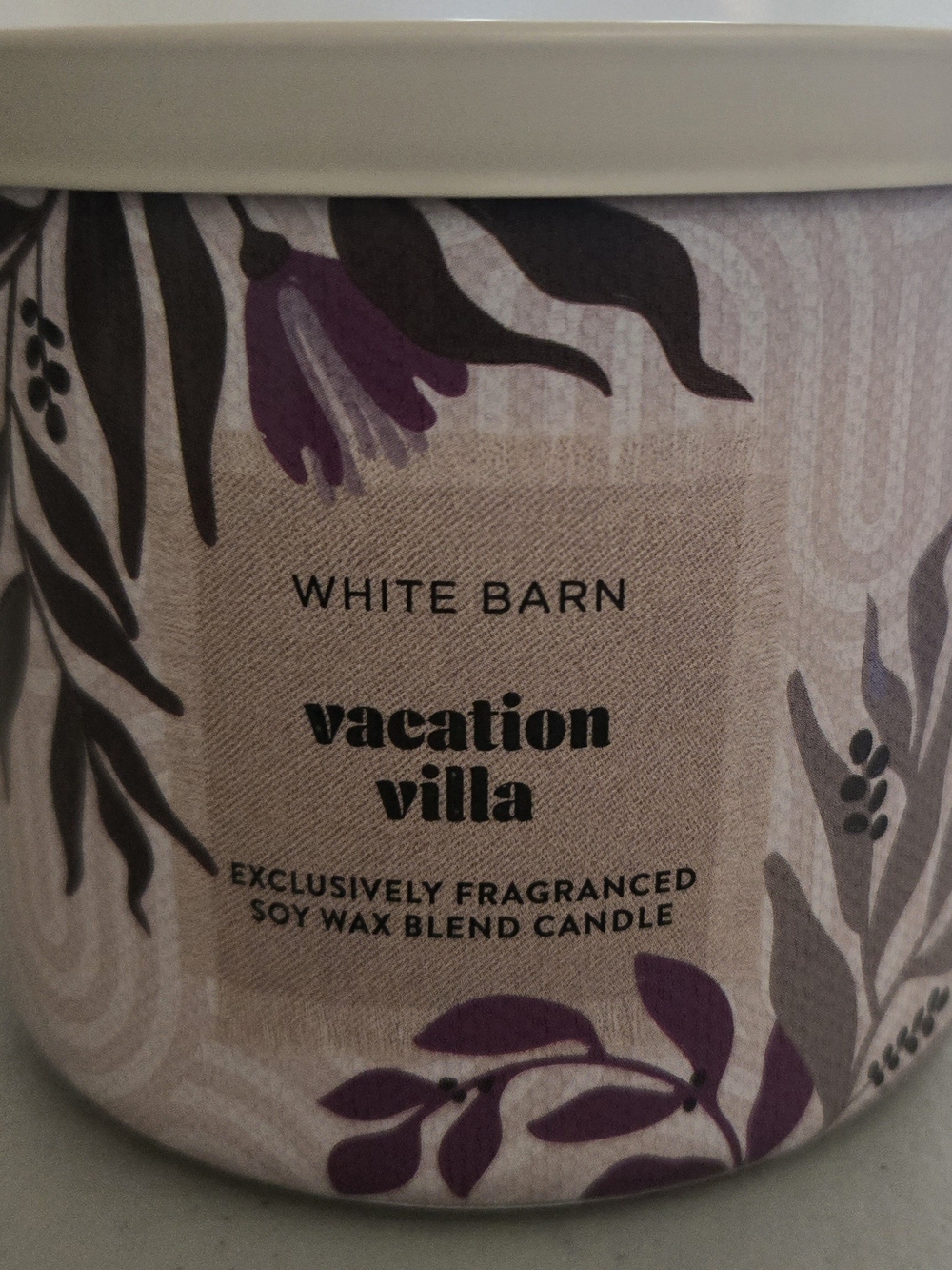 White Barn Vacation Villa Floral Tin Candle - Lavender & Mauve Accents